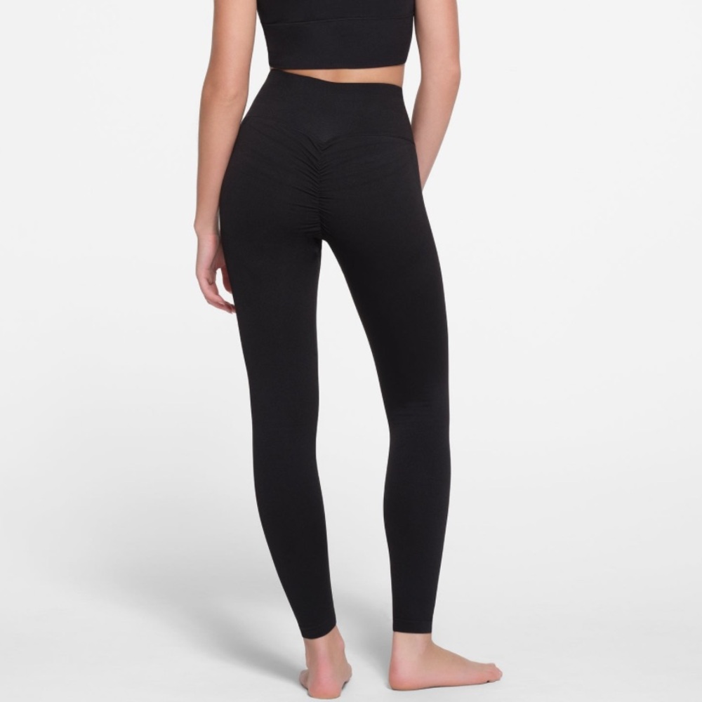 Skims Contour Nylon Leggings. SOLD OUT!